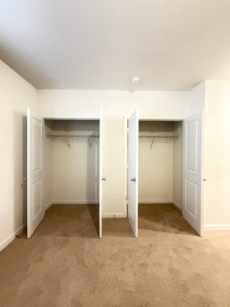 Building Photo - 1466 NE 3rd Ave