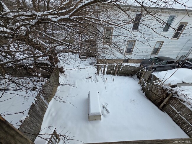 Building Photo - 190 Winnikee Ave