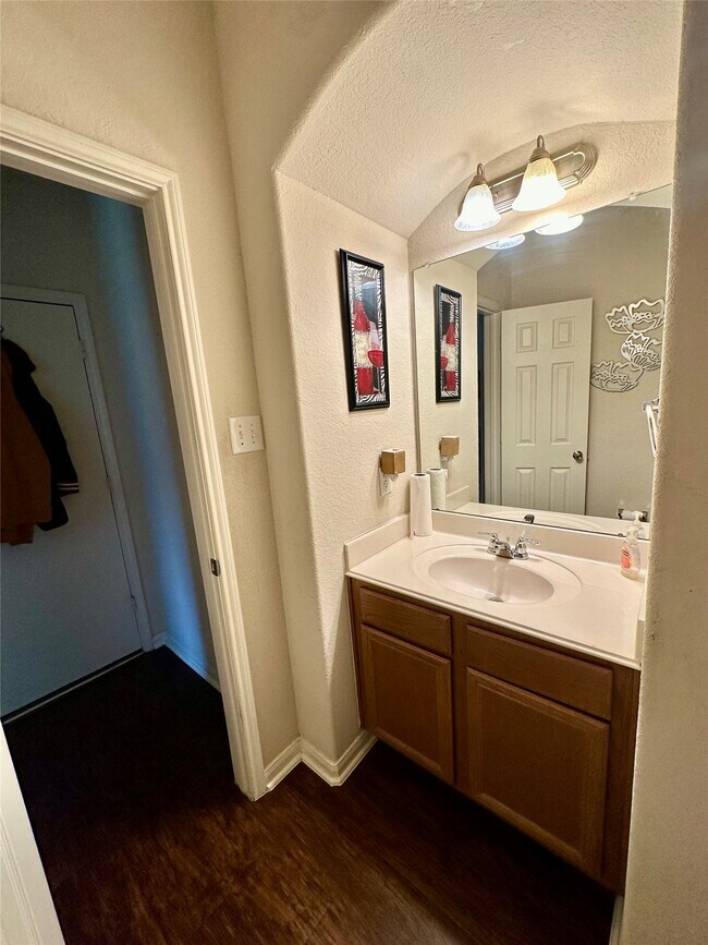 Building Photo - 18622 Each Elm Way