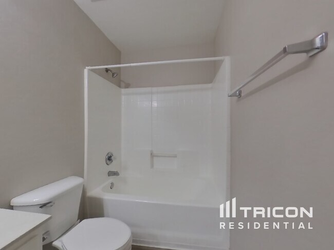 Building Photo - 13261 W Paradise Ln