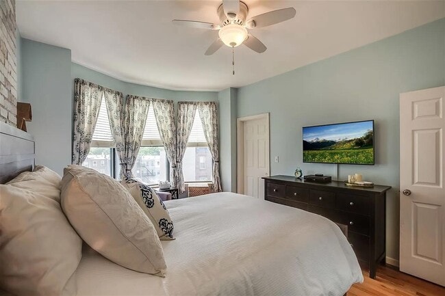 Building Photo - 214 Park Ave