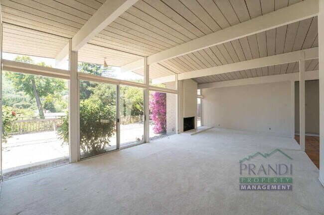 Building Photo - 1221 Idylberry Rd
