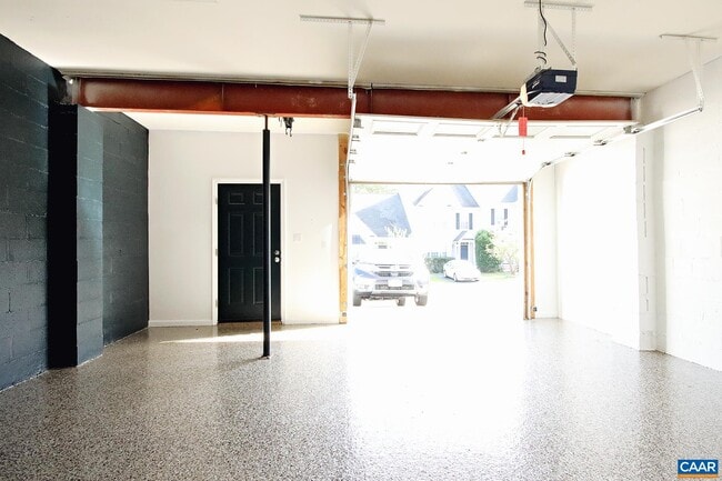 Building Photo - 4740 Bluejay Way