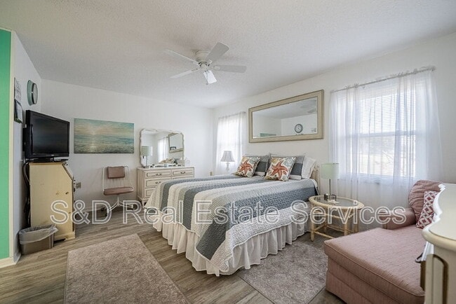 Building Photo - 6042 Seagull Ln