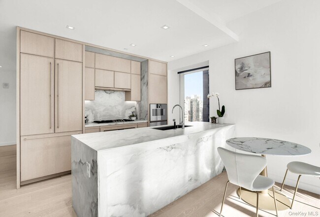 Building Photo - 138 E 50th St