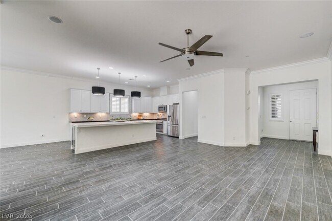 Building Photo - 933 Everest Peak Ave