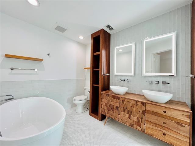 Building Photo - 101 Lindenwood Dr