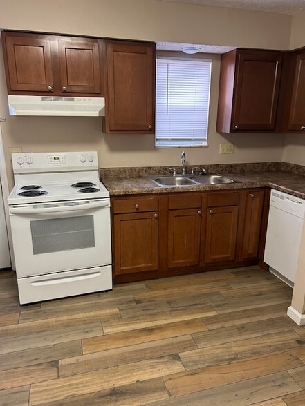 Building Photo - 4795-4817 Rossmoor Pl