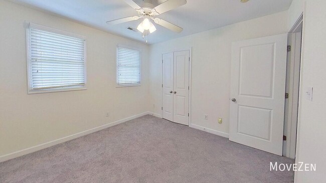 Building Photo - 1336 Green Oaks Ln