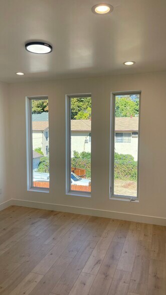 Building Photo - 1012 Uptown Aly