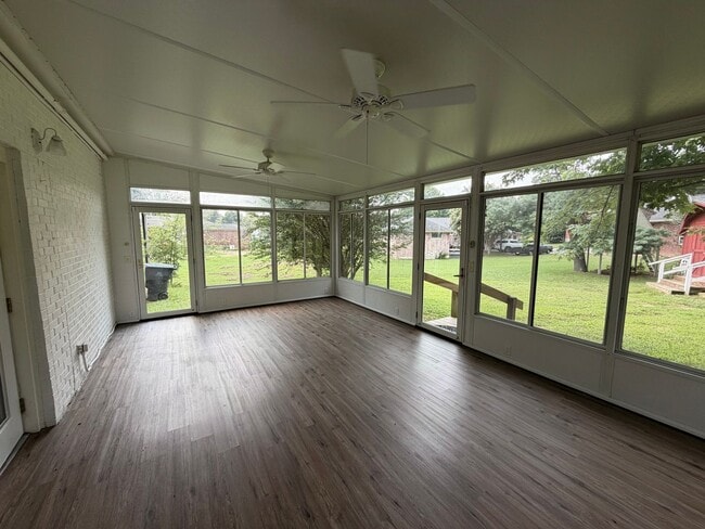 Building Photo - 4953 Stillwood Dr