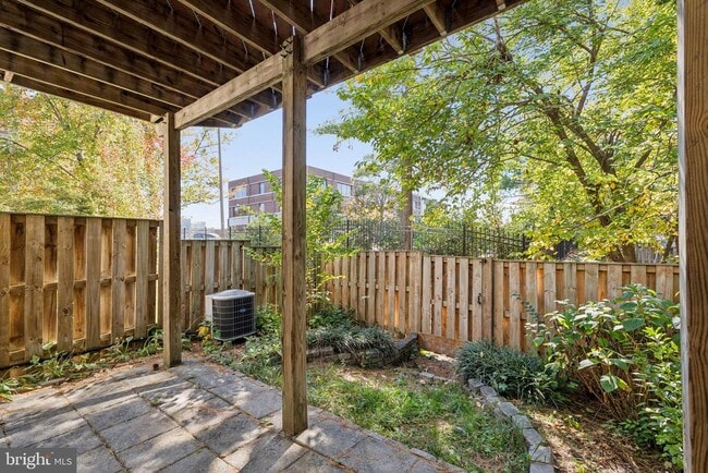 Building Photo - 1185 Cypress Tree Pl