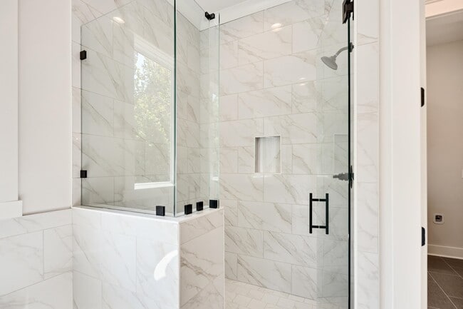 Building Photo - 5030 Jon Oak Dr