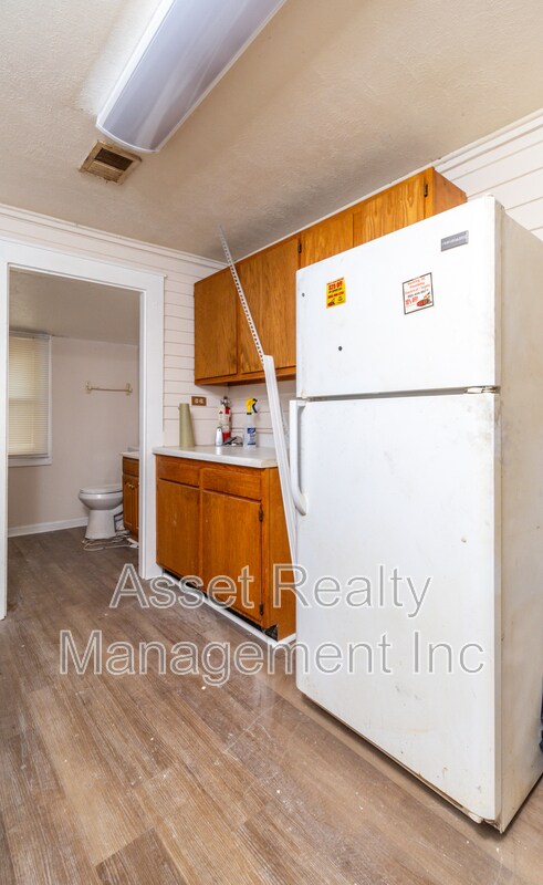Building Photo - 221 Hawthorne Ave