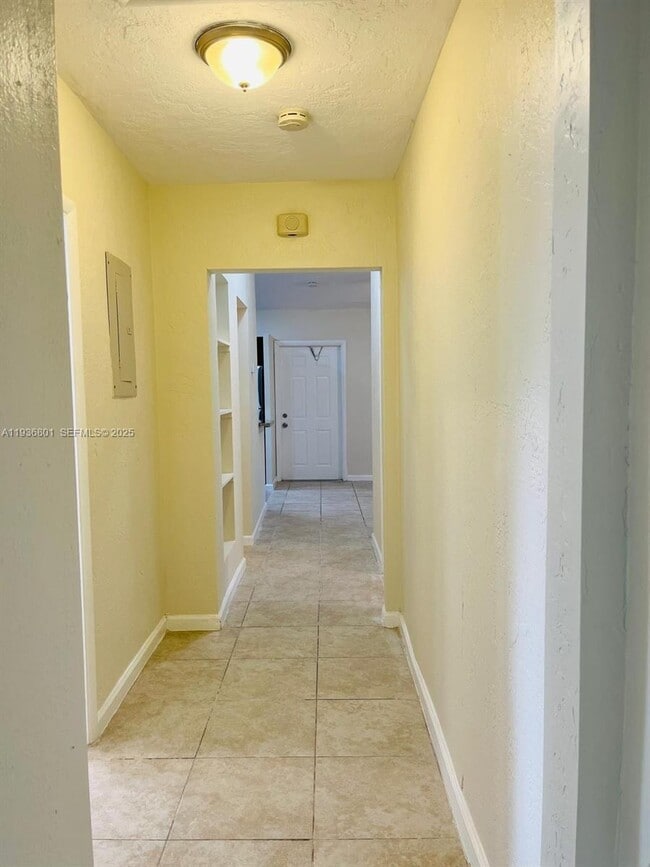 Building Photo - 501 Carolina Ave