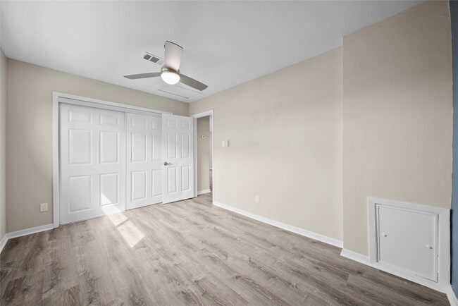 Building Photo - 1725 Avenue O