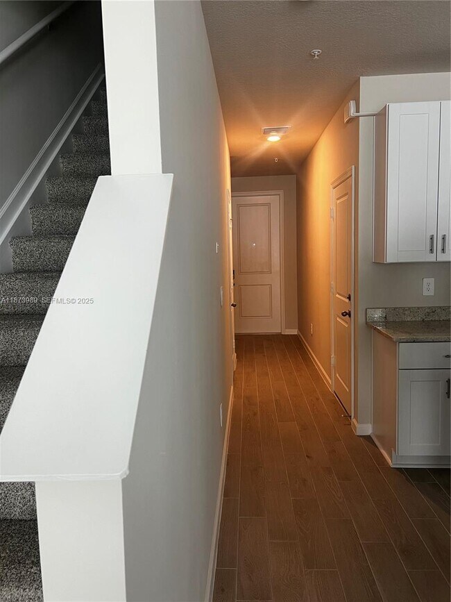 Building Photo - 478 Salisbury Cir