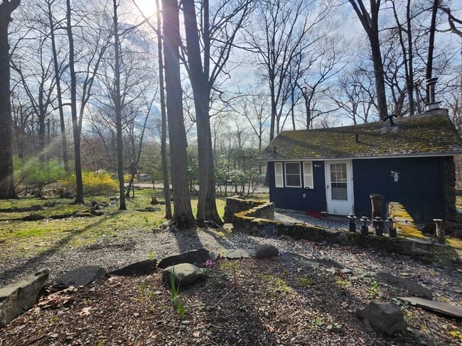 Building Photo - 5 Woodland Cir S