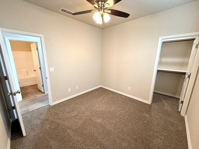 Building Photo - 3774 Meadowbrook Ln