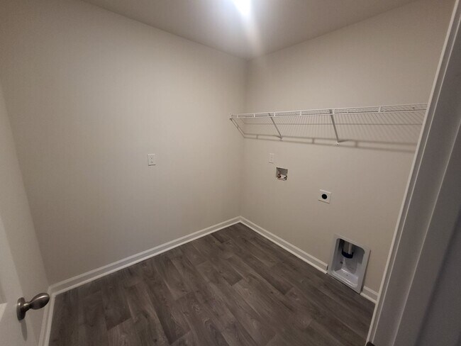 Building Photo - 5 bedroom/3 bath home in Aynor - 1/2 Off R...