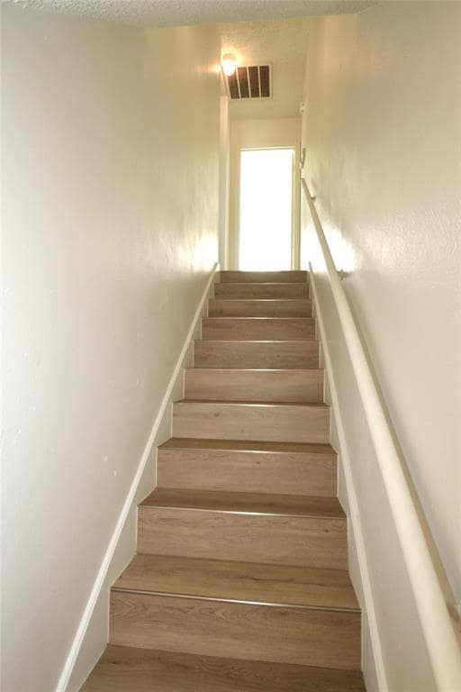Building Photo - 1202 Southport Dr
