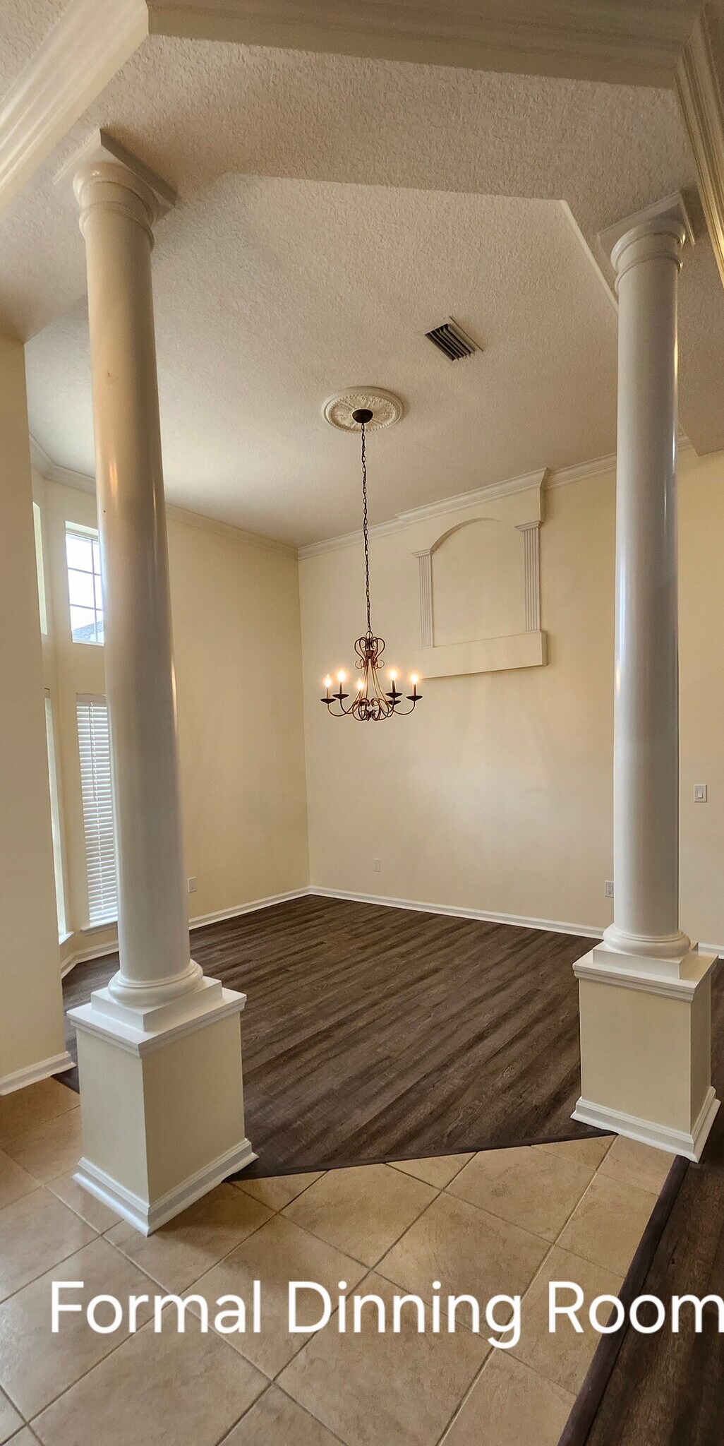 Building Photo - 3774 Bedford Dr