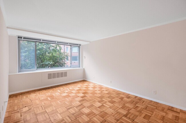 Building Photo - Charming 2 BR/1 BA Condo in Cathedral Heig...