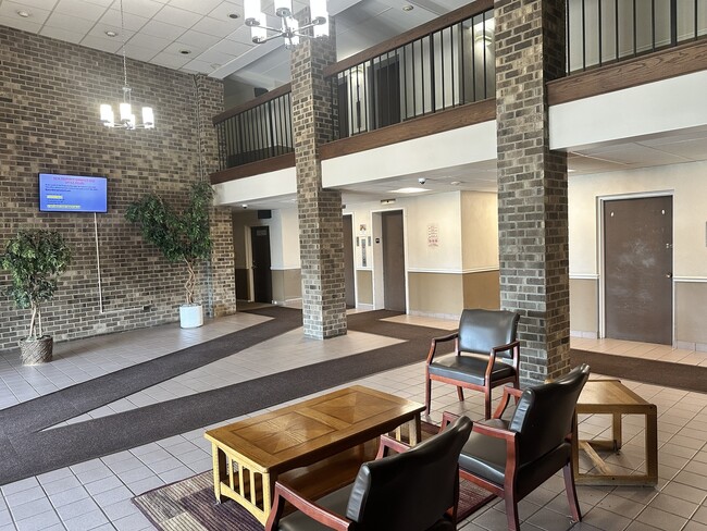 Building Photo - 1460 Fairlane Dr