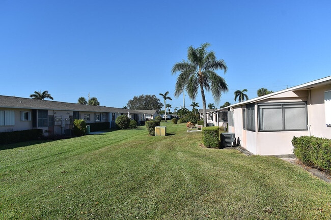 Building Photo - 2689 Dudley Dr W