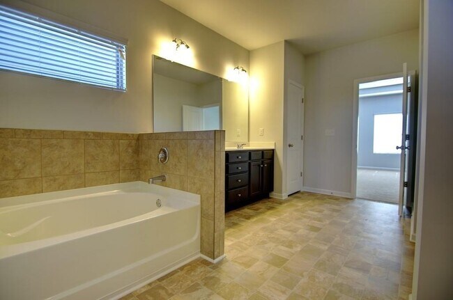 Building Photo - 2596 Sori Dr