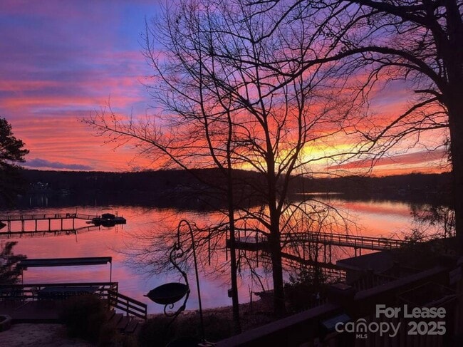 Building Photo - 4897 Kiser Island Rd