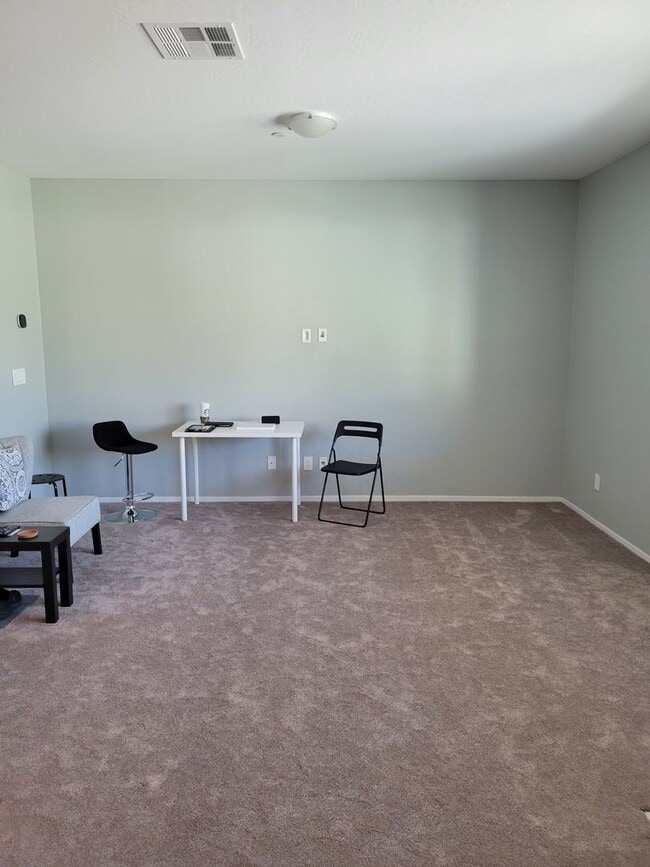 Building Photo - Beautiful 2 story with Roof Top Deck