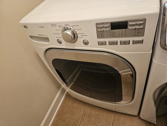 Building Photo - 7752 Porter House Dr