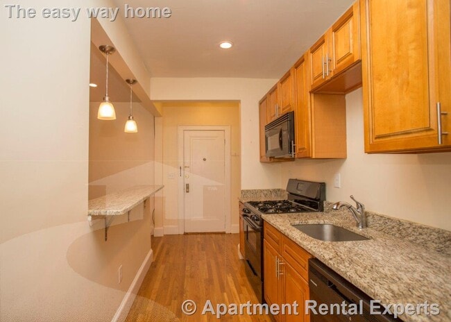 Building Photo - 136 Highland Ave