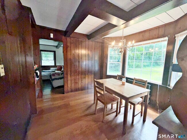 Building Photo - 495 Isinglass Rd