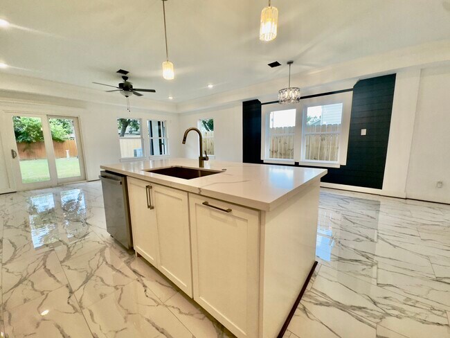 Building Photo - 10232 Porto Rico Rd