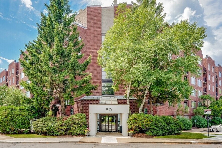 Building Photo - Devonshire Place Apartments Owner