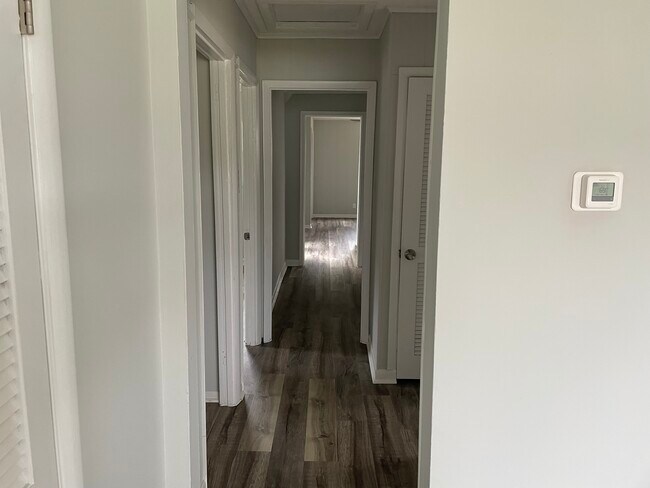 Building Photo - 623 5th Ave S