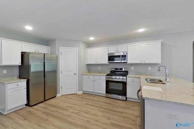 Building Photo - 395 Angela St