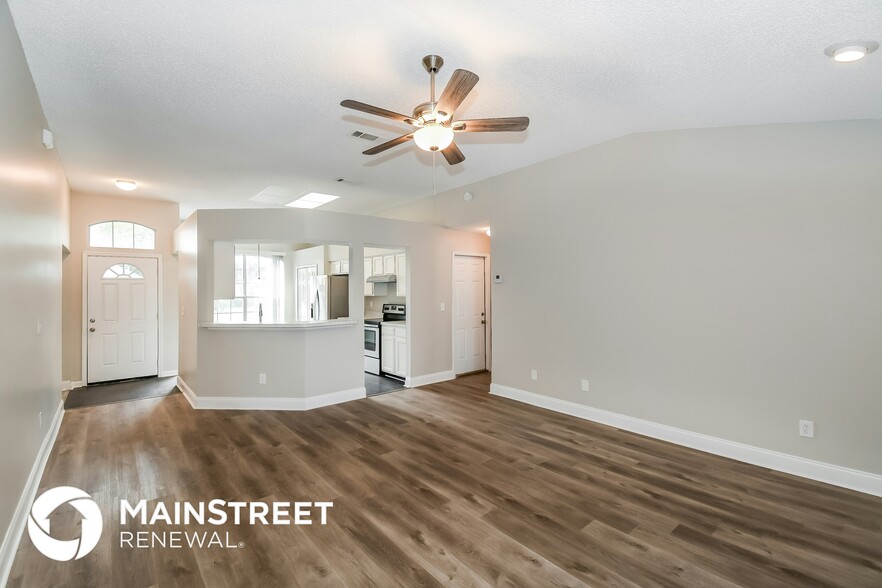 Building Photo - 8965 Bridgecreek Dr W