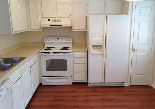 Building Photo - 316 Pin Oak Dr