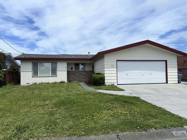 Building Photo - 1640 Stromberg Ave