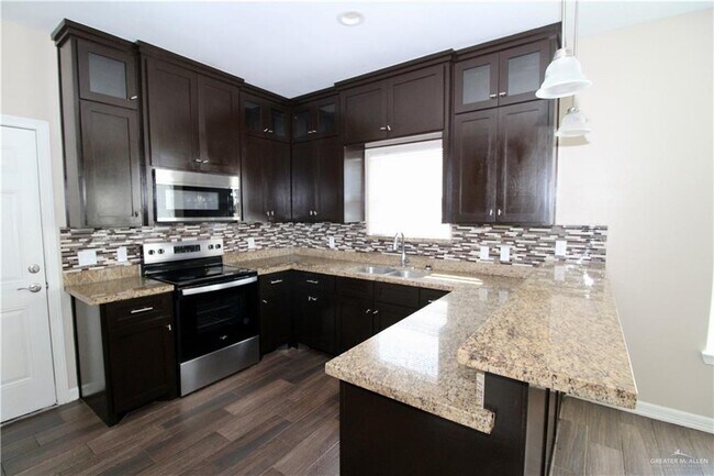 Building Photo - 13 Taft St