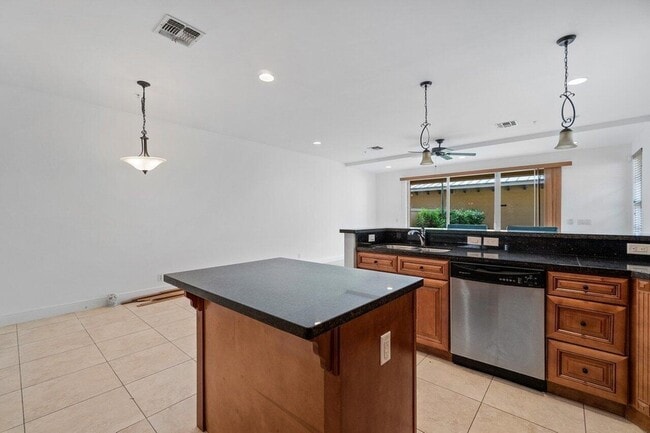 Building Photo - 811 S Federal Hwy