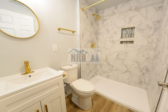 Building Photo - BRAND NEW 5 bed House in UP School District!