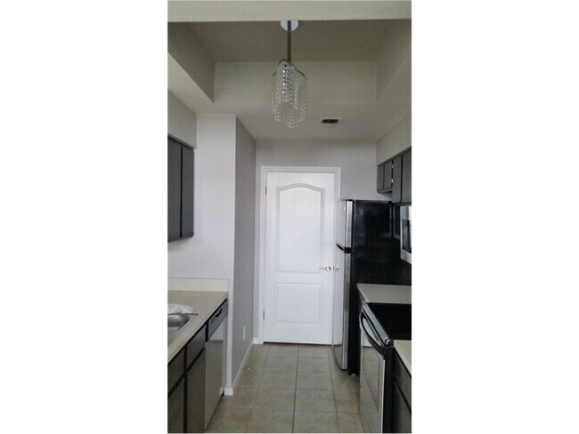 Building Photo - 6000-22 Shepherd Mountain Cove