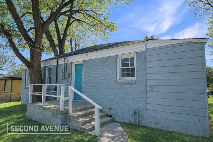 Building Photo - 2313 NE 23rd St