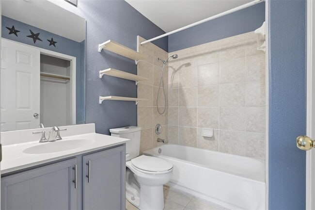 Building Photo - 2632 Century Park Blvd