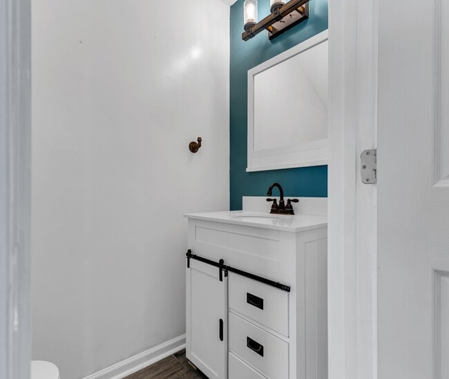 Building Photo - Townhome close to Brentwood and Antioch -A...