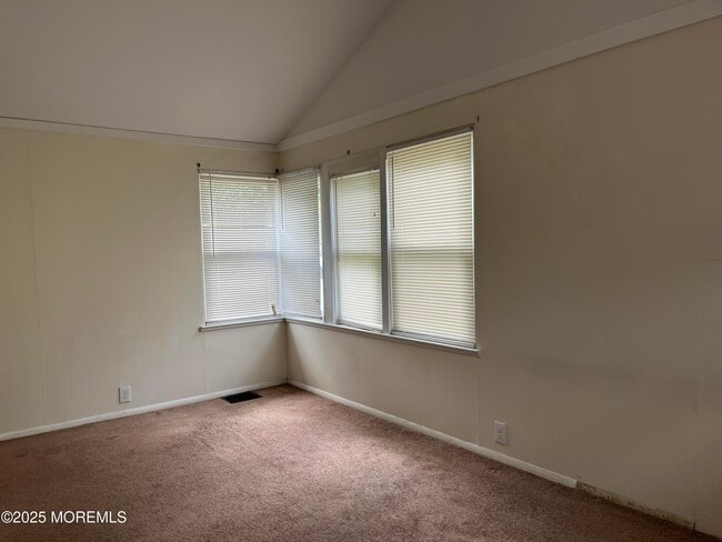 Building Photo - 551 Capstan Ave